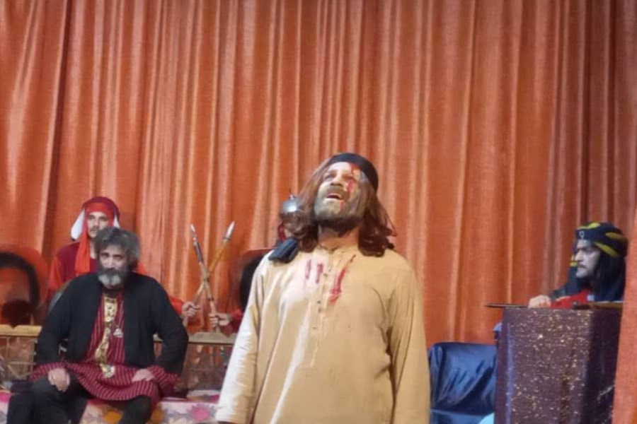 تصویر نمایش «سمفونی کربلا» در سپیدان به روی صحنه رفت