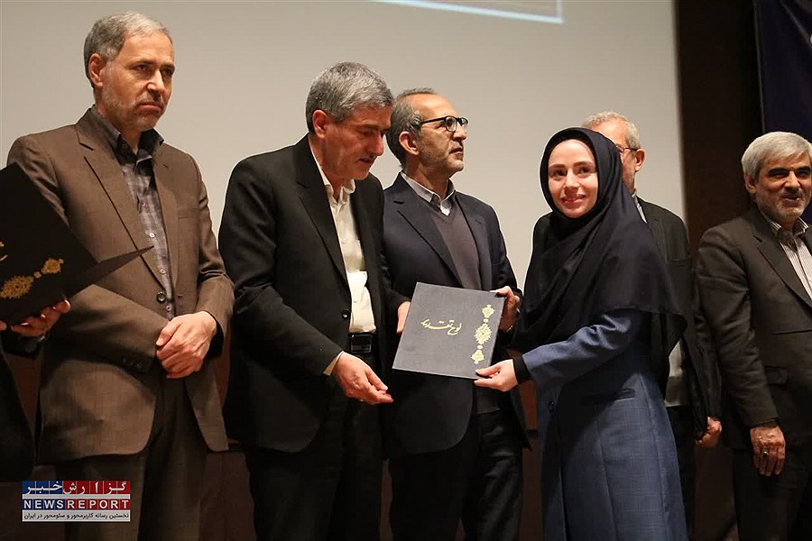 تقدیر از بانوی خبرنگار  در فارس به عنوان پژوهشگر برتر