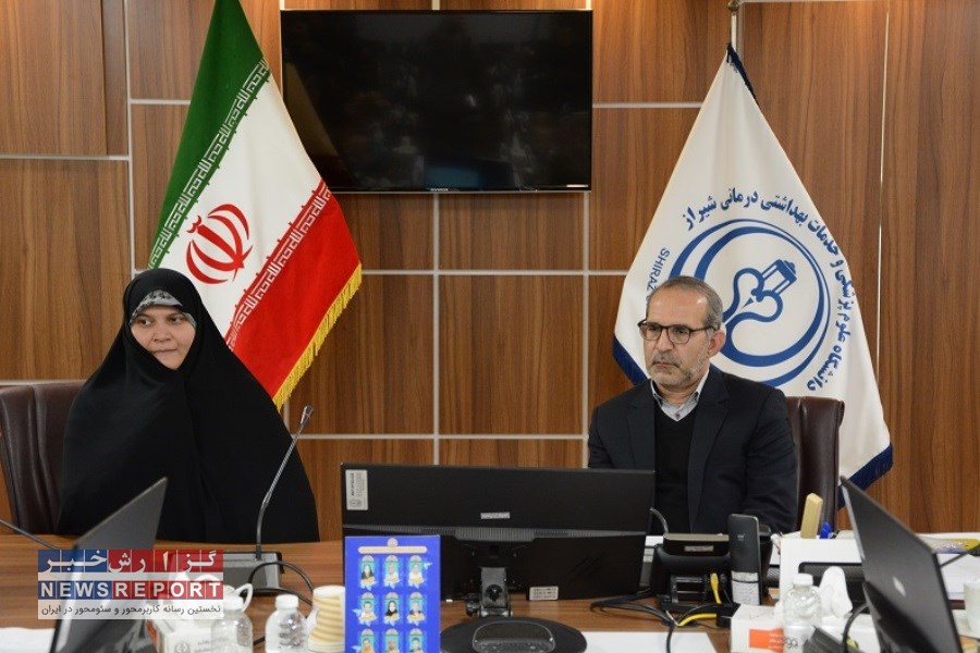 تقدیر رئیس دانشگاه علوم پزشکی شیراز از تعدادی از مدیران بانو در مجموعه سلامت فارس