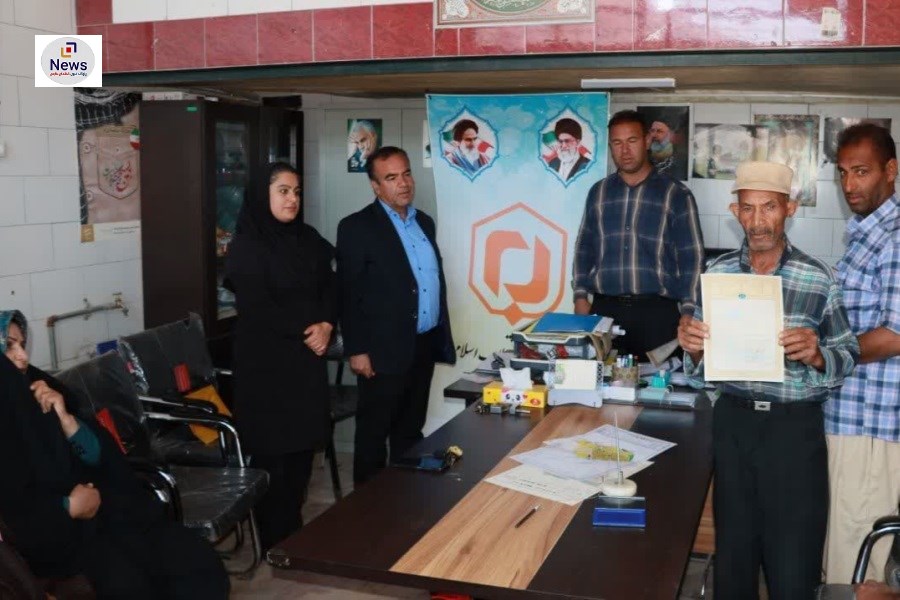 توزیع اسناد مالکیت روستایی در روستای تربر لابیشه شهرستان شیراز