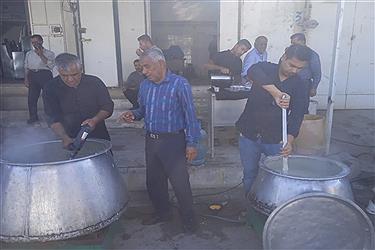 تصویر پخت یک تن و دویست کیلو حلیم نذری در شهر فال