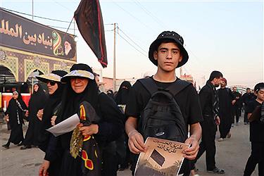 تصویر موکب آبشار عاطفه‌ها در مسیر نجف به کربلا؛ ثبت خاطرات ماندگار اربعین (بخش اول)